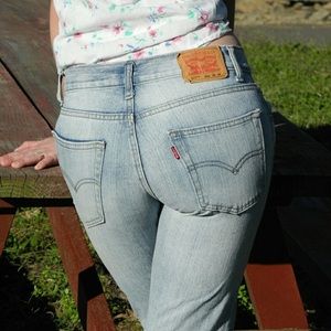 527 Bootcut Levi’s